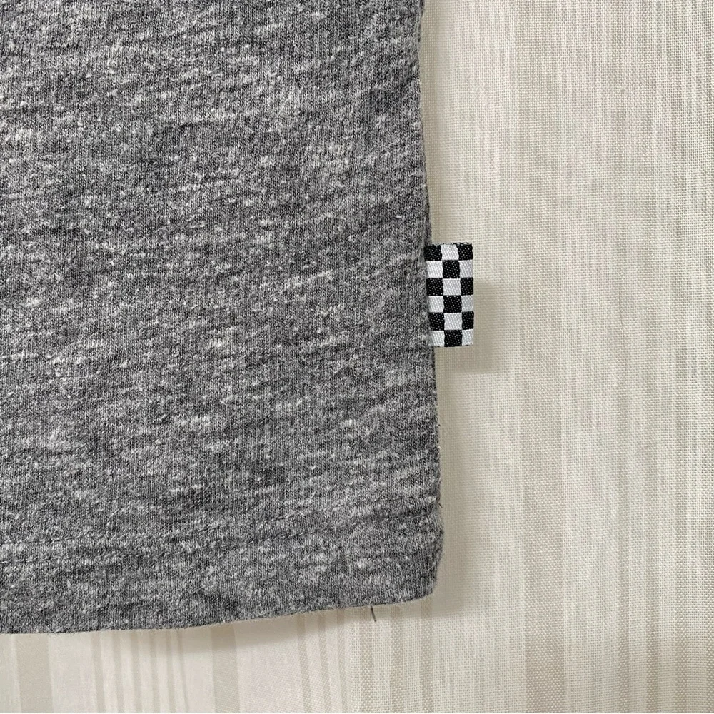 🌈5/$25 BUNDLE! Vans Adventure in California gray XS tee shirt slightly cropped - Picture 4 of 4